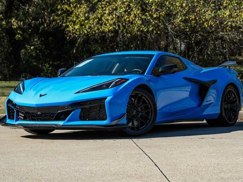 Used 2023 Chevrolet Corvette Z06 image 5