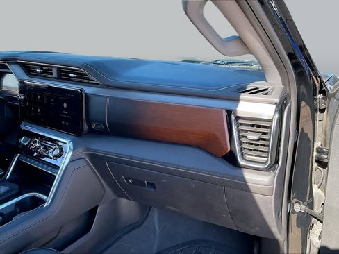 Used 2023 GMC Sierra 1500 Denali AWD/4WD image 18
