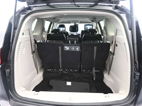 Used 2020 Chrysler Pacifica Touring-L Plus FWD image 24