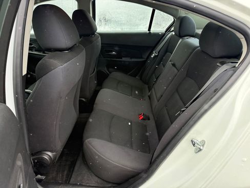 Used 2016 Chevrolet Cruze LT image 19