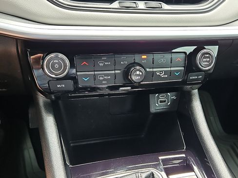 Used 2025 Jeep Compass Limited AWD/4WD image 14