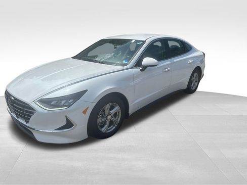 Used 2021 Hyundai Sonata SE FWD image 2