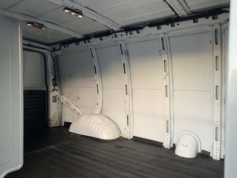 Used 2020 Chevrolet Express 2500 w/ Driver Convenience Package image 33