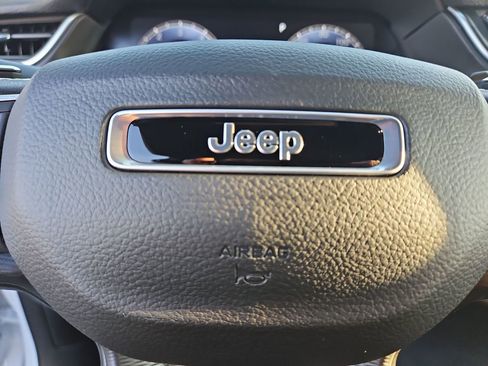 New 2025 Jeep Grand Cherokee Laredo w/ Luxury Tech Group I image 21