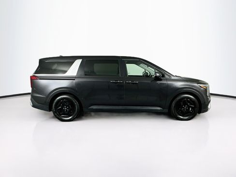 Used 2025 Kia Carnival FWD image 10
