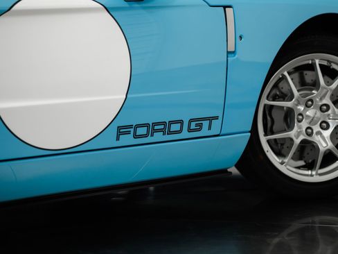 Used 2006 Ford GT image 22