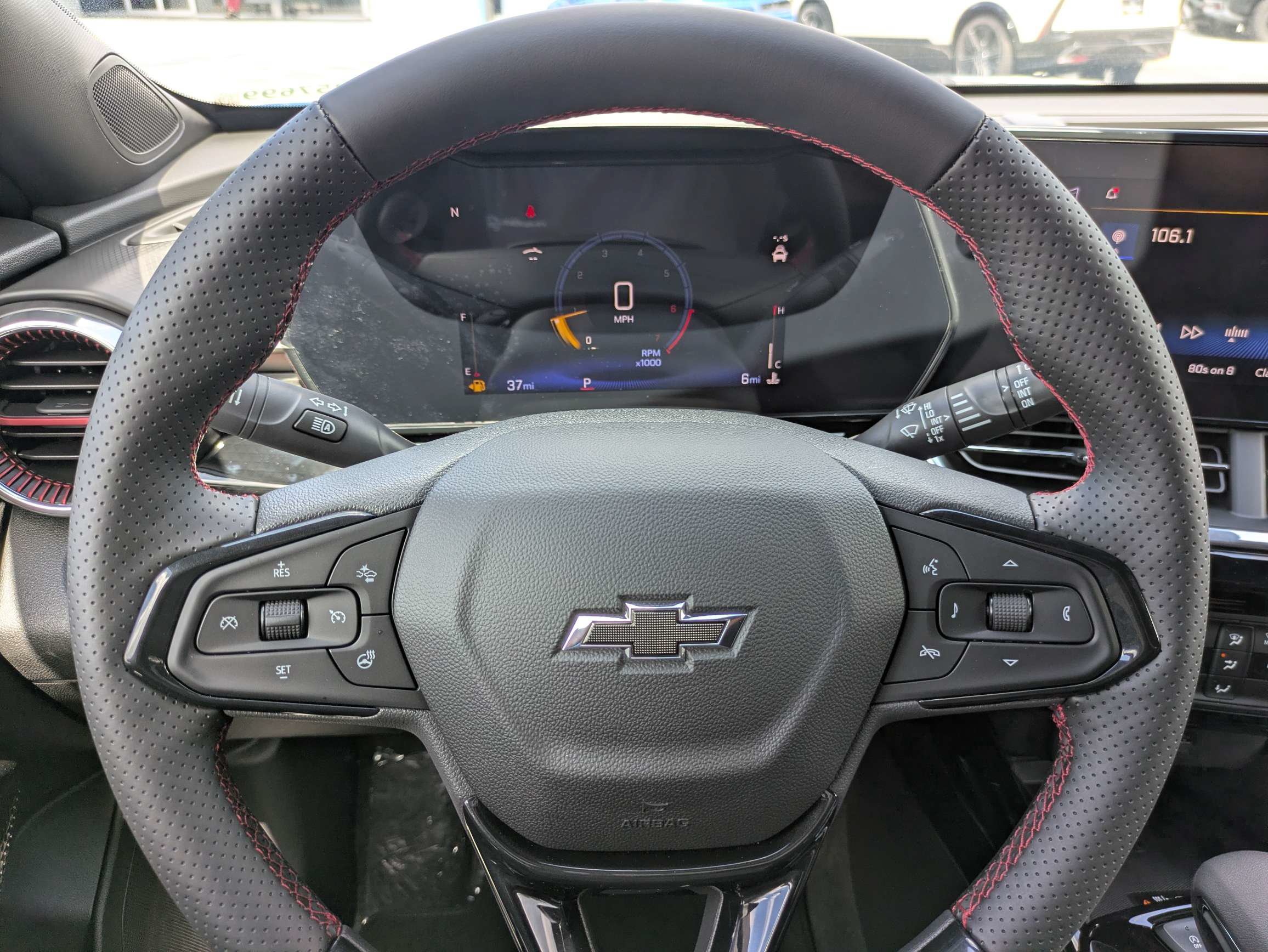 New 2026 Chevrolet Trax RS w/ Sunroof Package FWD image 21