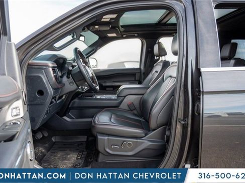 Used 2023 Ford Expedition Limited image 5