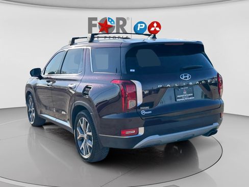 Used 2021 Hyundai Palisade SEL w/ Premium Package image 3