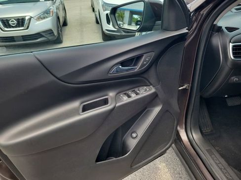 Used 2020 Chevrolet Equinox LT FWD image 16