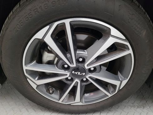 Used 2023 Kia Forte LXS FWD image 31