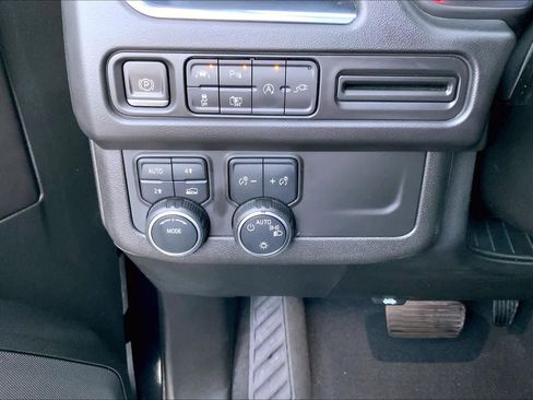 Used 2022 Chevrolet Tahoe LT w/ Luxury Package image 29