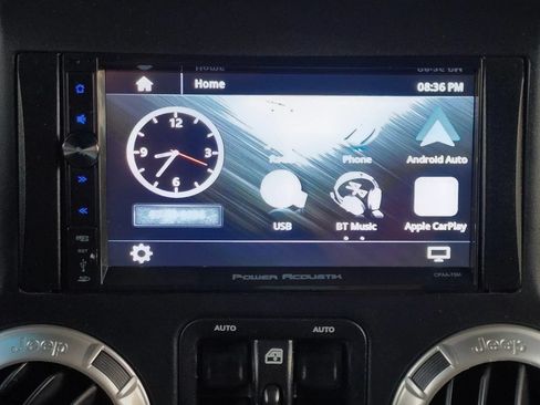 Used 2018 Jeep Wrangler Unlimited Sahara AWD/4WD image 25