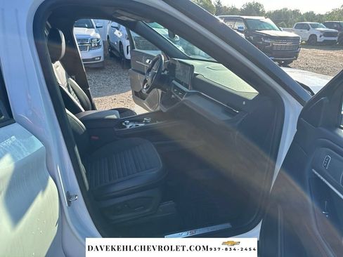 Used 2025 Ford Explorer ST-Line AWD/4WD image 23