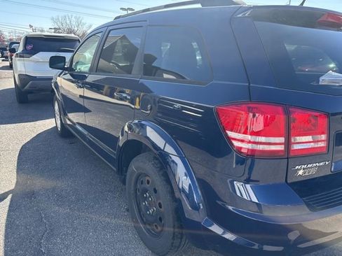 Used 2017 Dodge Journey SE image 2