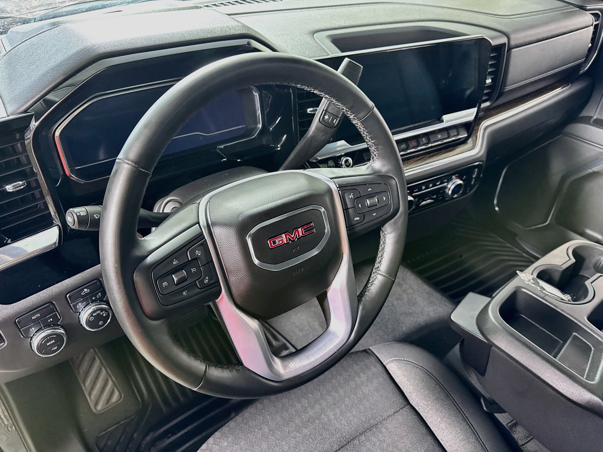 Used 2023 GMC Sierra 1500 SLE AWD/4WD image 12