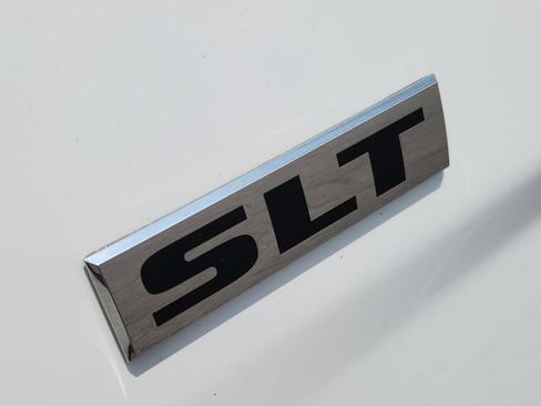 Used 2024 RAM 1500 Classic SLT AWD/4WD image 12
