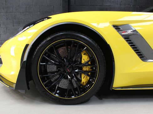 Used 2016 Chevrolet Corvette Z06 w/ 3LZ Preferred Equipment Group image 22