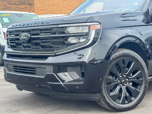 Certified 2025 Ford Expedition Platinum w/ Stealth Appearance Package image 2