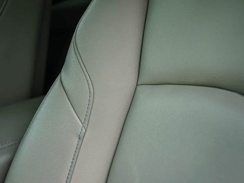 Used 2023 Cadillac XT4 Luxury w/ Cold Weather Package FWD image 24