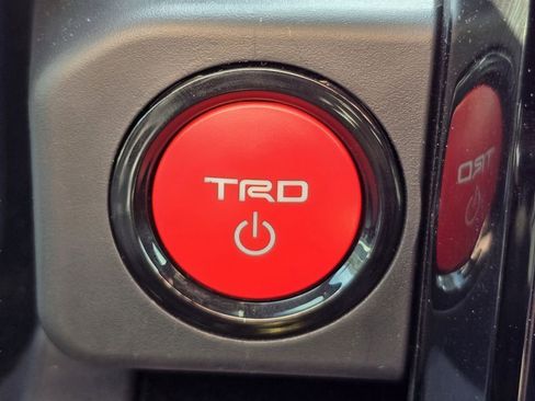 Used 2025 Toyota Tacoma TRD Pro image 15