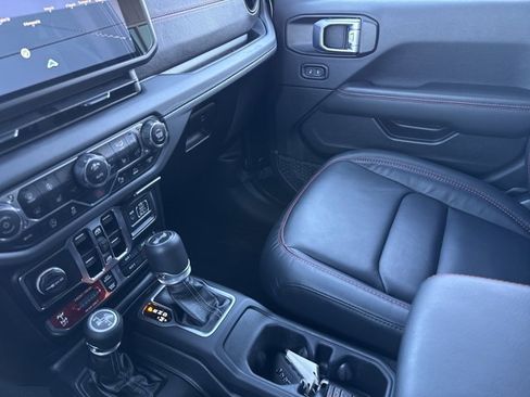 Used 2024 Jeep Wrangler Unlimited Rubicon image 22