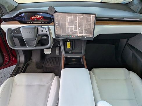 Used 2025 Tesla Model X image 25