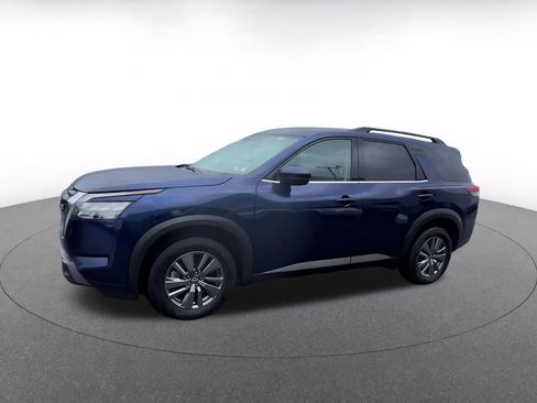 Used 2025 Nissan Pathfinder SV FWD image 7