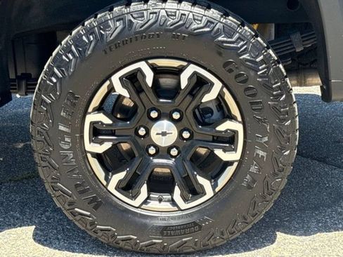 Certified 2025 Chevrolet Silverado 1500 ZR2 AWD/4WD image 11