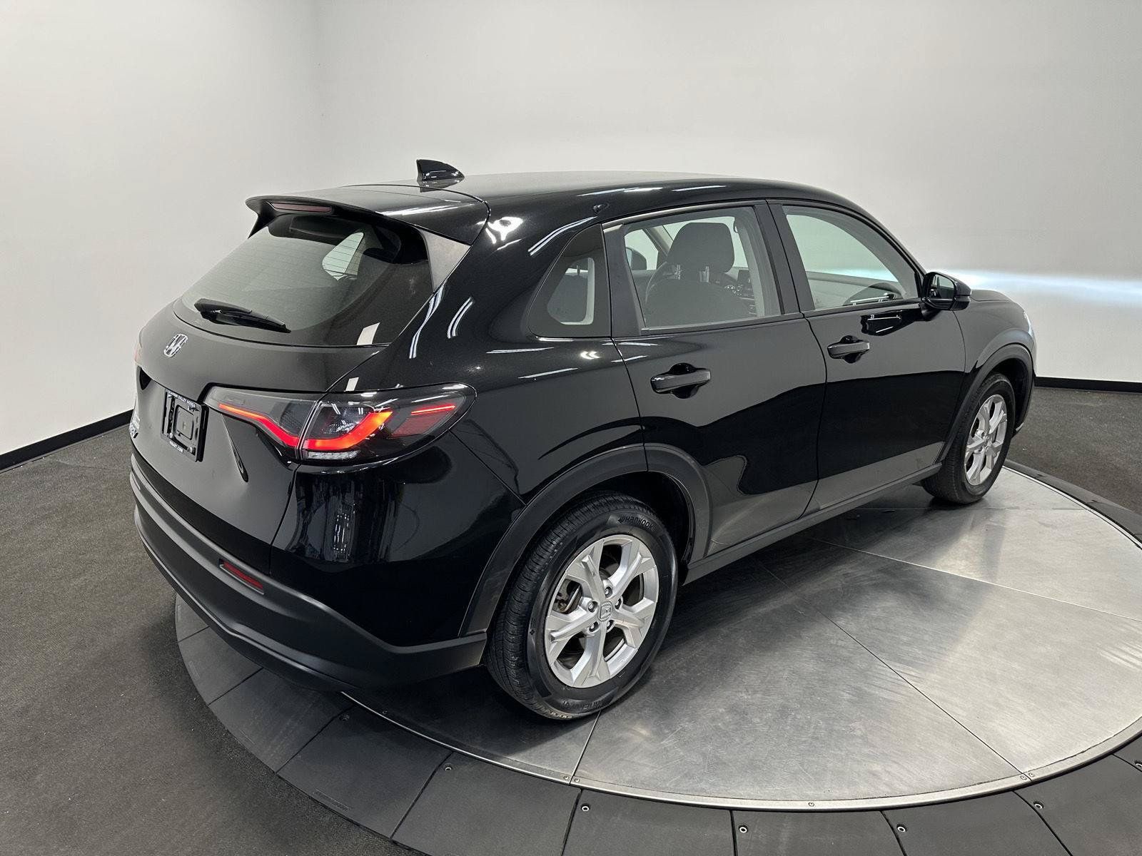 Certified 2025 Honda HR-V LX image 6