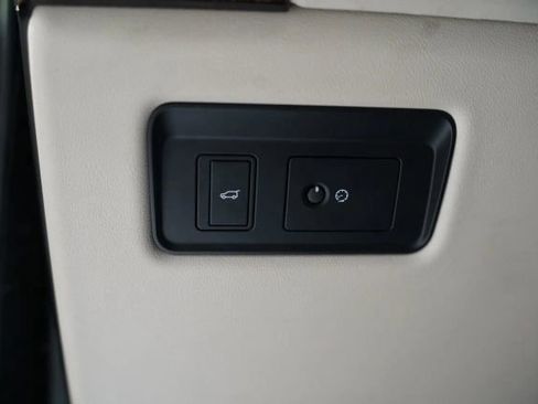 Used 2019 Land Rover Range Rover Long Wheelbase Supercharged AWD/4WD image 28