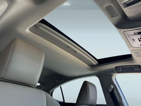 Used 2019 Lexus ES 300h w/ Accessory Package FWD image 15