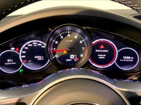 Used 2022 Porsche Cayenne image 29