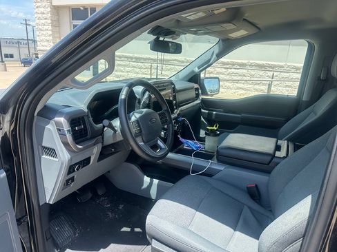 Used 2024 Ford F150 XLT w/ Mobile Office Package RWD image 5