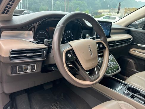 Used 2021 Lincoln Corsair AWD w/ Rear Removable Package Tray image 8