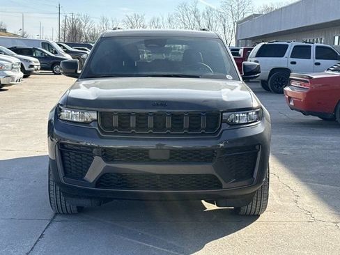 New 2026 Jeep Grand Cherokee Altitude AWD/4WD image 11