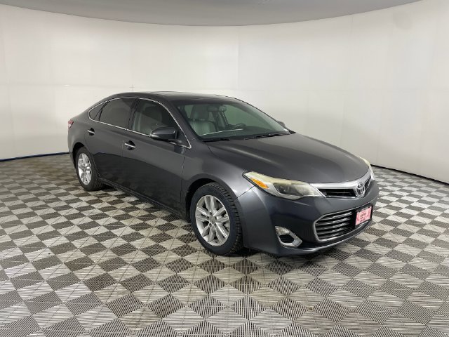 Used 2013 Toyota Avalon XLE Premium FWD image 16