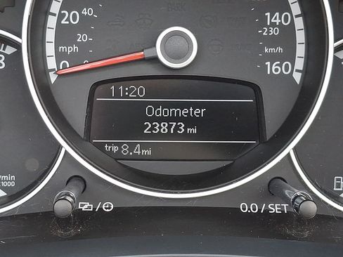 Used 2014 Volkswagen Beetle 1.8T FWD image 17