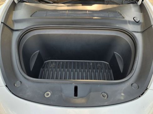 Used 2021 Tesla Model Y Long Range AWD/4WD image 22