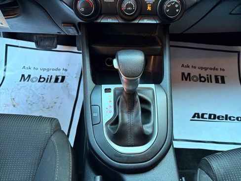 Used 2020 Kia Forte LXS FWD image 27