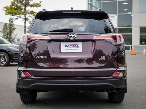 Used 2018 Toyota RAV4 LE w/ All Weather Liner Package AWD/4WD image 20