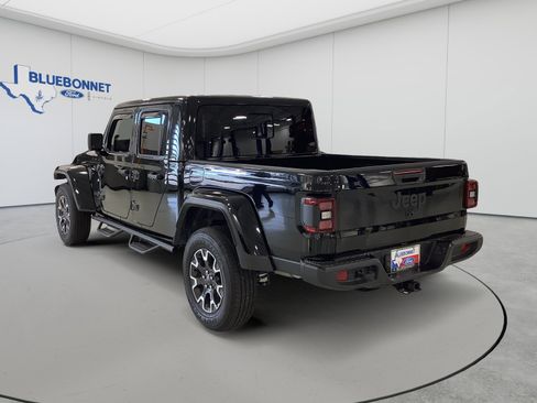 Used 2025 Jeep Gladiator Sport w/ Premium Package AWD/4WD image 7