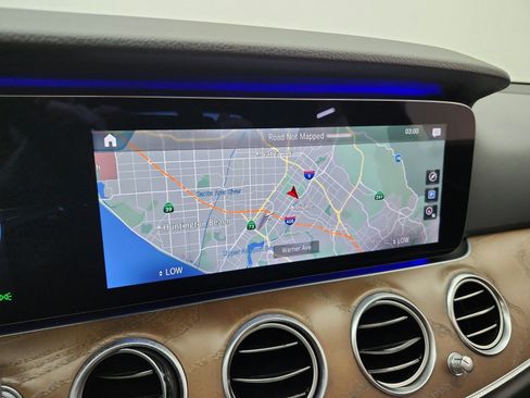 Used 2021 Mercedes-Benz E 350 Sedan image 9