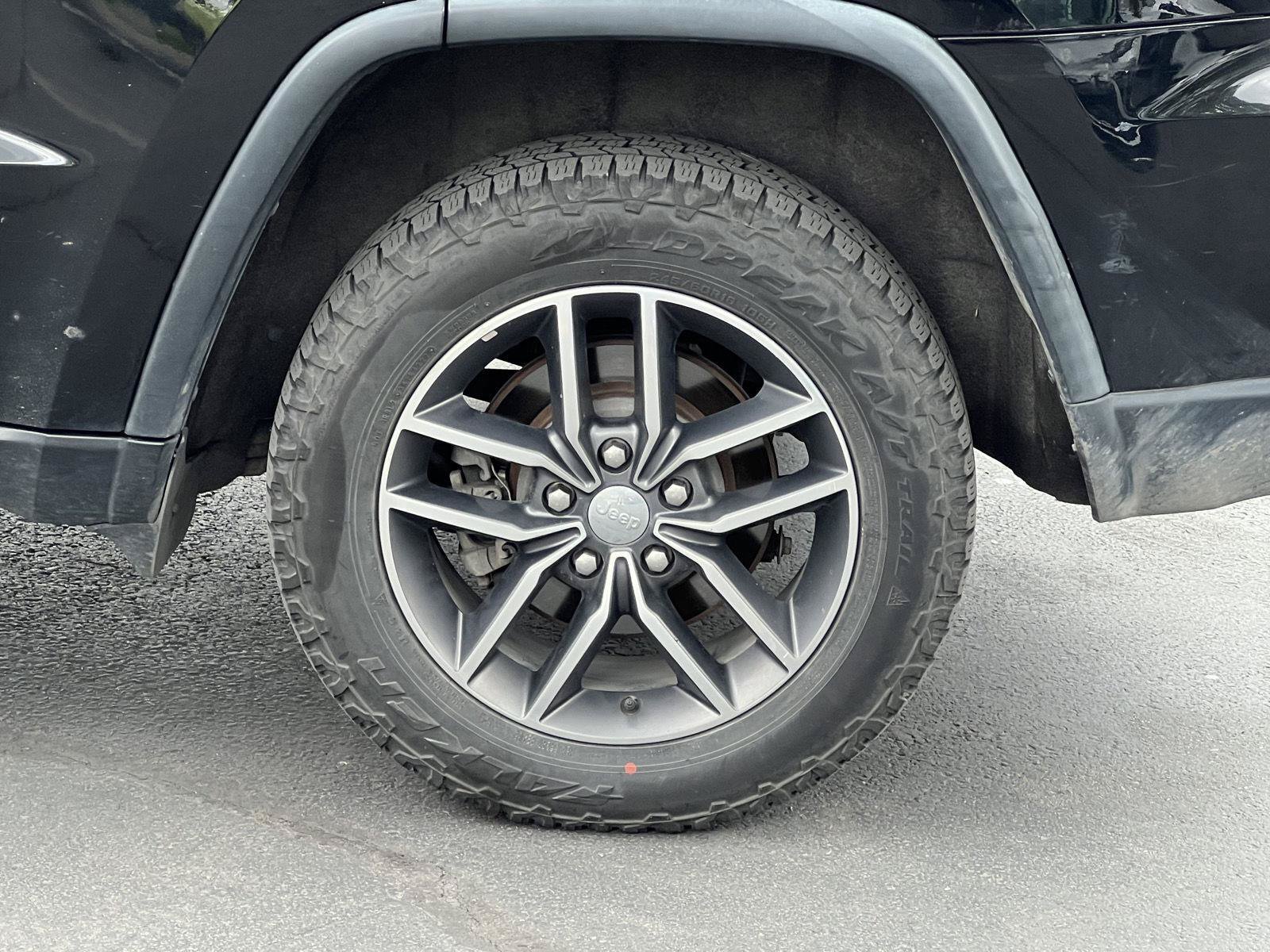 Used 2017 Jeep Grand Cherokee Limited AWD/4WD image 22