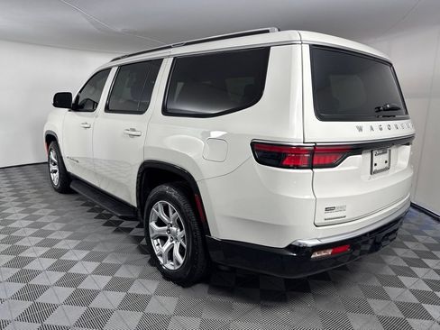 Used 2022 Jeep Wagoneer Series II AWD/4WD image 3