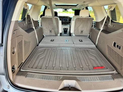 Used 2021 GMC Yukon XL Denali w/ LPO, Illumination Package AWD/4WD image 26