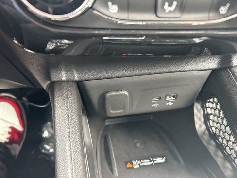 Used 2024 Chevrolet TrailBlazer LT w/ Convenience Package AWD/4WD image 23