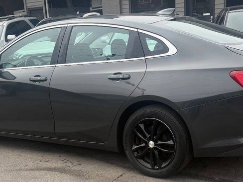 Used 2017 Chevrolet Malibu LT FWD image 13