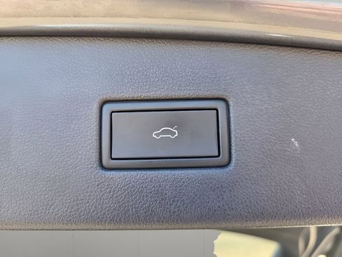 Used 2021 Volkswagen Tiguan SEL Premium R-Line image 34