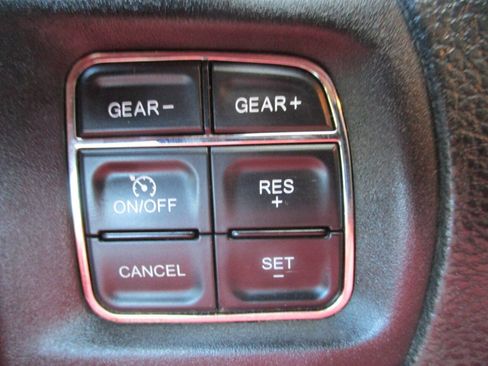 Used 2014 RAM 1500 Classic SLT w/ Protection Group AWD/4WD image 39